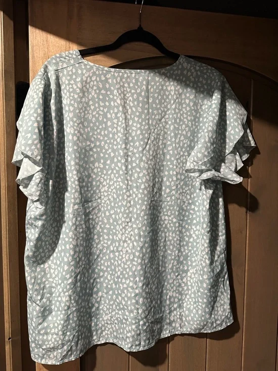 SHEIN Light Blue V-Neck Flutter Sleeve Printed Top - Picture 2 of 4